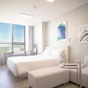 Uh Flat The Songdo Apartment